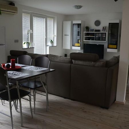 Ana'S Place 采列 外观 照片